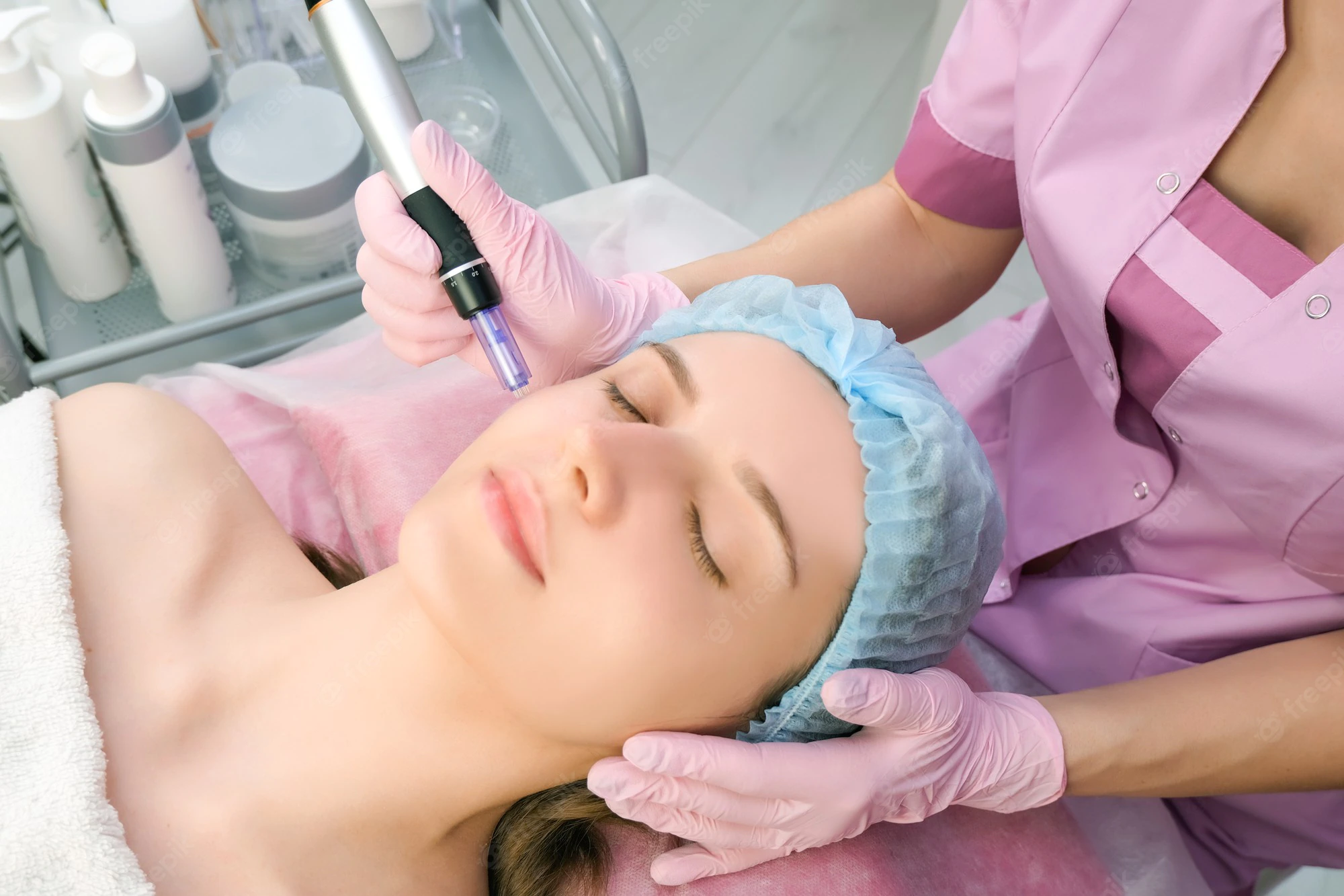 needle-mesotherapy-cosmetologist-performs-needle-mesotherapy-womans-face-beautiful